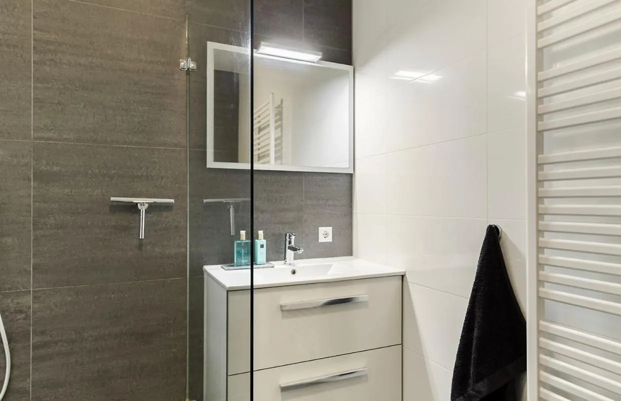 2 Bedroom Apartment With Garden Amsterdam 0*,
