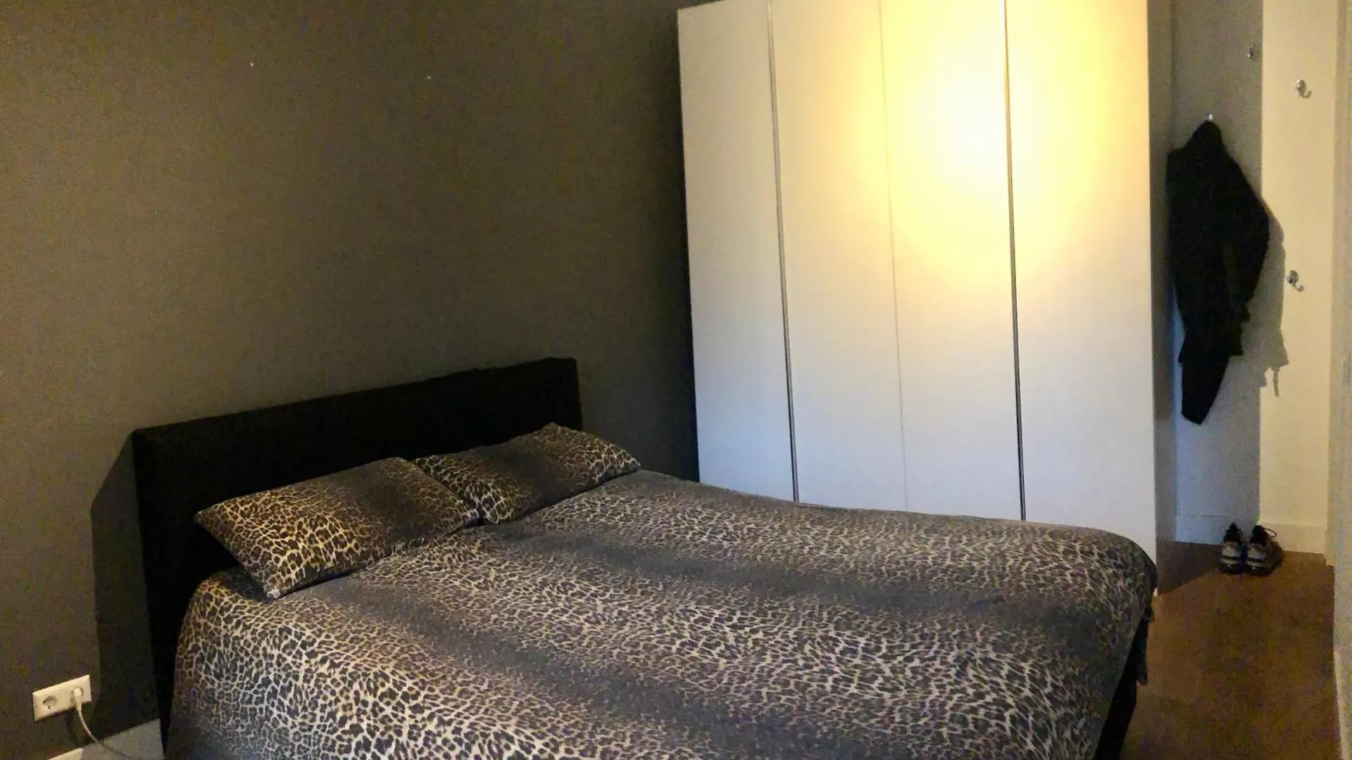 2 Bedroom Apartment With Garden Amsterdam Netherlands